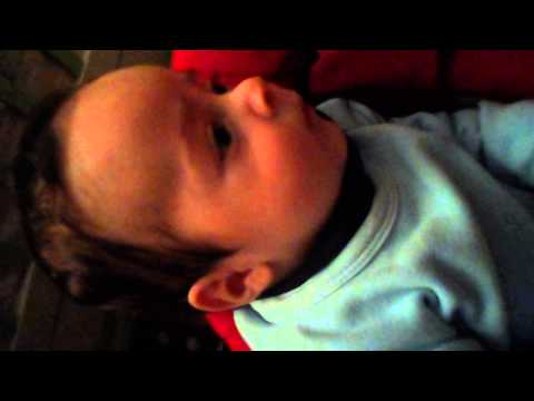 ტატო და ბებო ლაპარაკობენ - Tato and her grandmother talking