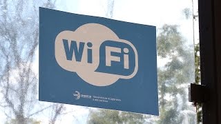Более 100 остановок в Москве оснастили бесплатным Wi-Fi