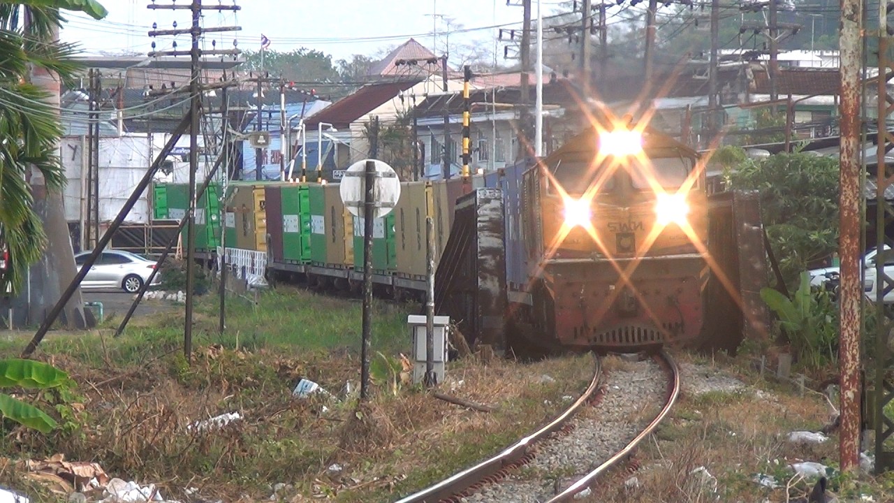 รถจักรGEA4531 กับขบวนรถสินค้าที่798 กันตัง - ชุมทางทุ่งสง