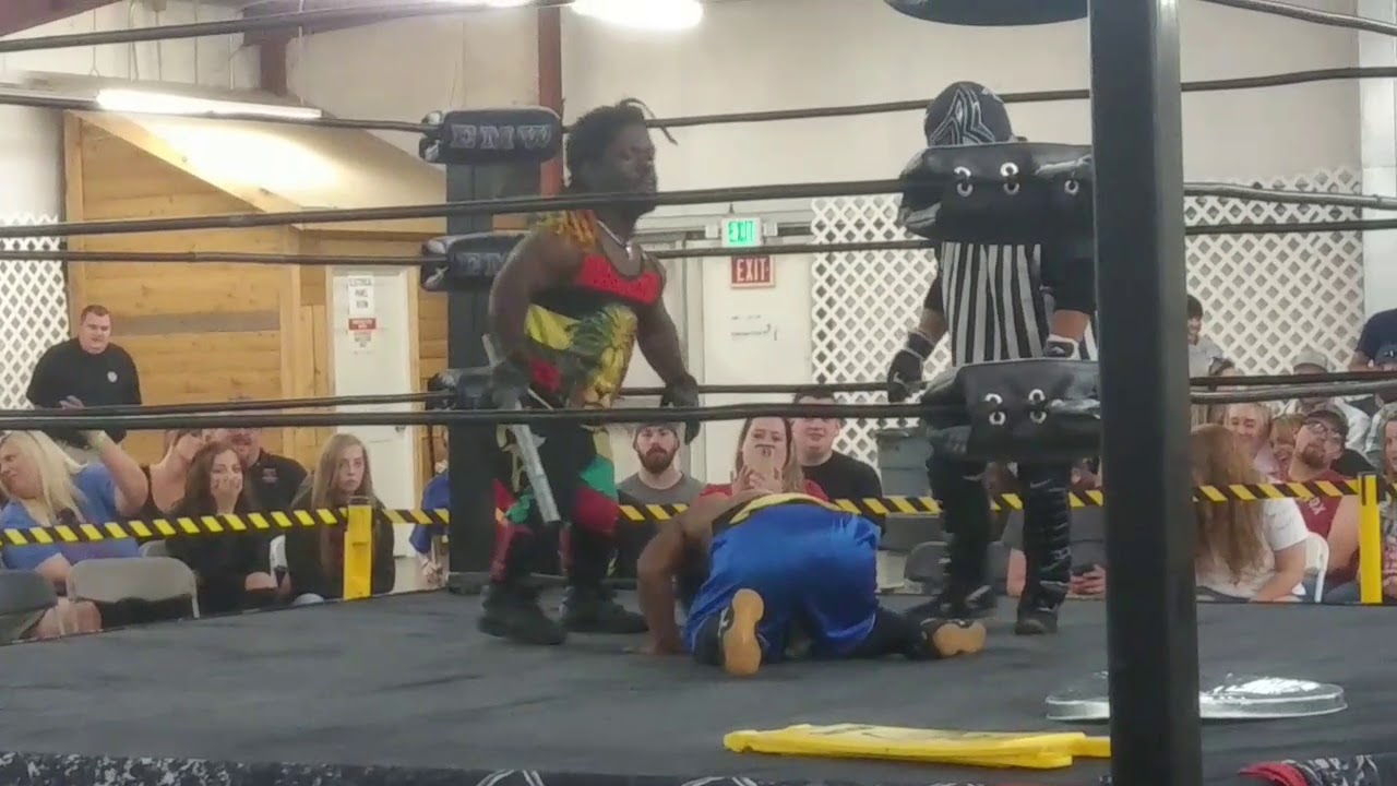 blonde-pussy-el-paso-midget-wrestling-bigass-tranny