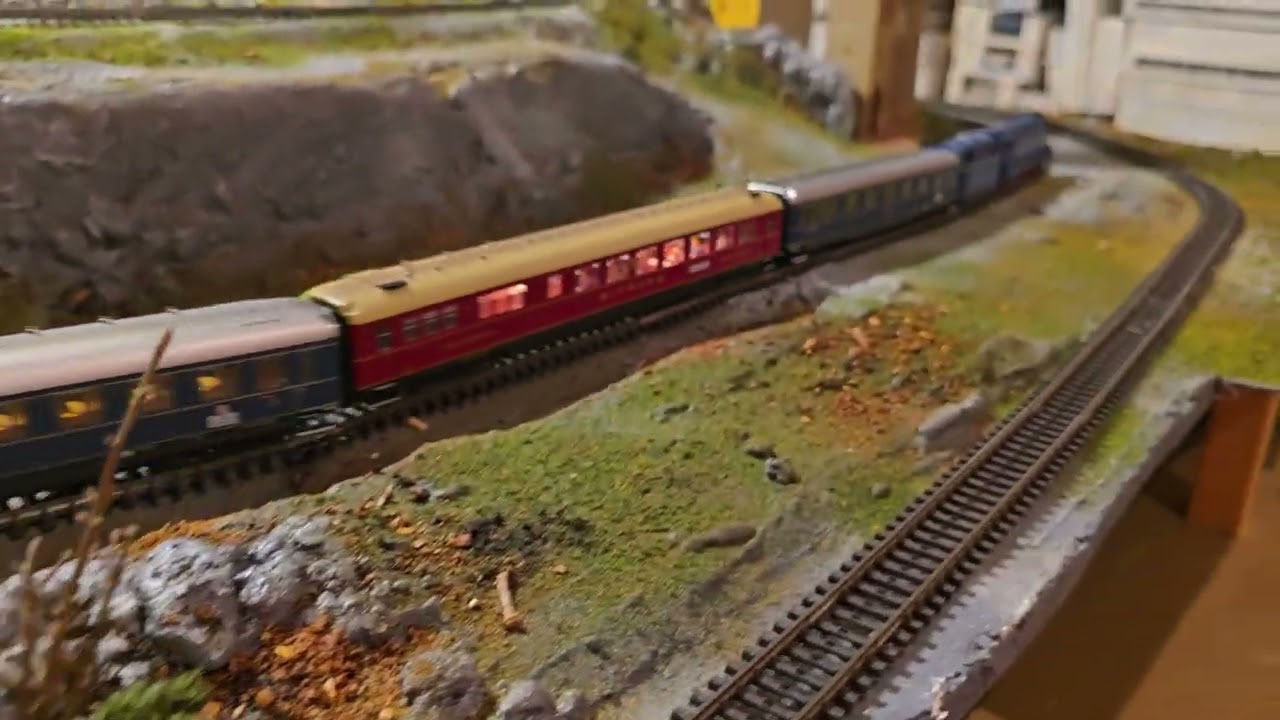 More progress on layout, few cars for sale here, or Ebay? Marklin group online? 