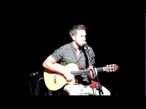 Pablo Alborán - Te he echado de menos (Showcase Santiago 03.12.12)