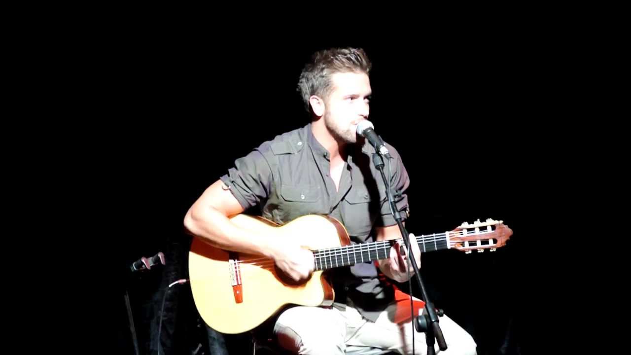 Pablo Alborán - Te he echado de menos (Showcase Santiago 03.12.12)