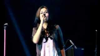 Download lagu Raisa - Melangkah ( Live @sabuga #TWORISM )