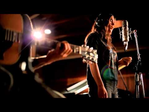 Hailee Steinfeld Flashlight Cover Pitch Perfect 2