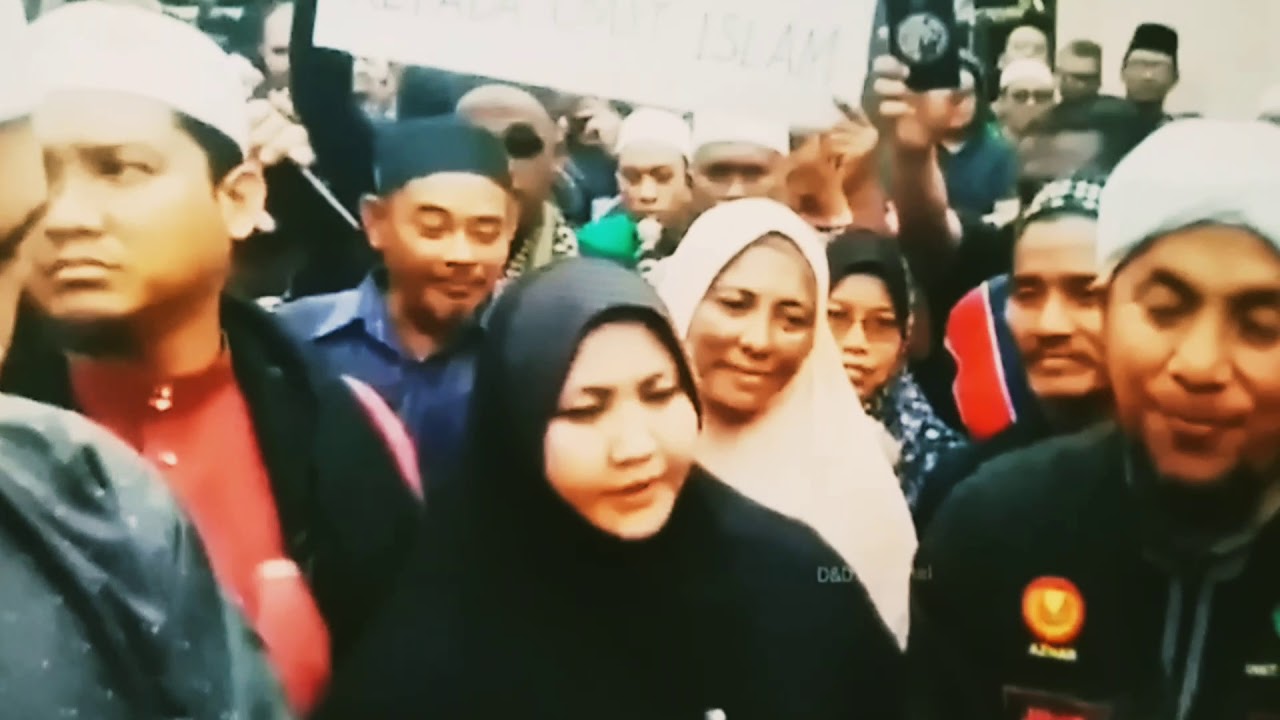 Jangan Berani Cabar Kami Wan Asshima Kamaruddin Presiden Gerakan Srikandi Malaysia Youtube