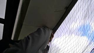 鳩よけネット、はとあみ５０・黒仕立て の取り付け　　前半