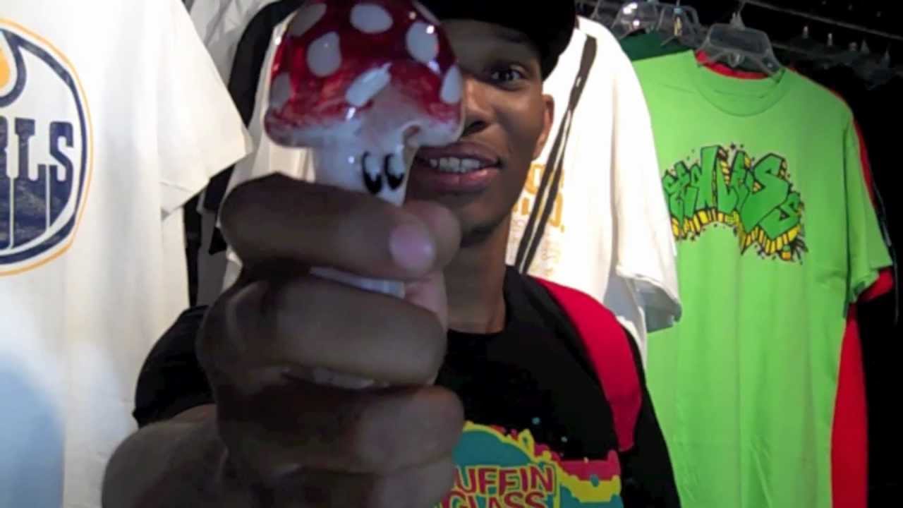 STaR WaRs- Larry budz ft. Puffin Glass Studios