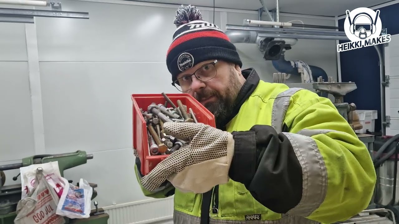 Romujen siivousta ja mysteeripakin sisältö