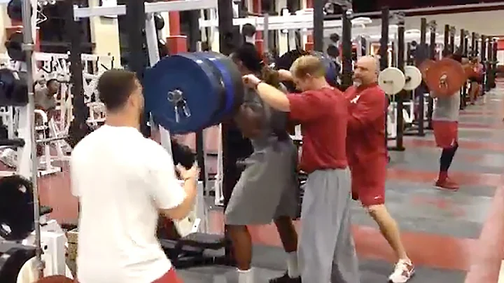 Alabama Running Back Derrick Henry Squats 500 Pounds