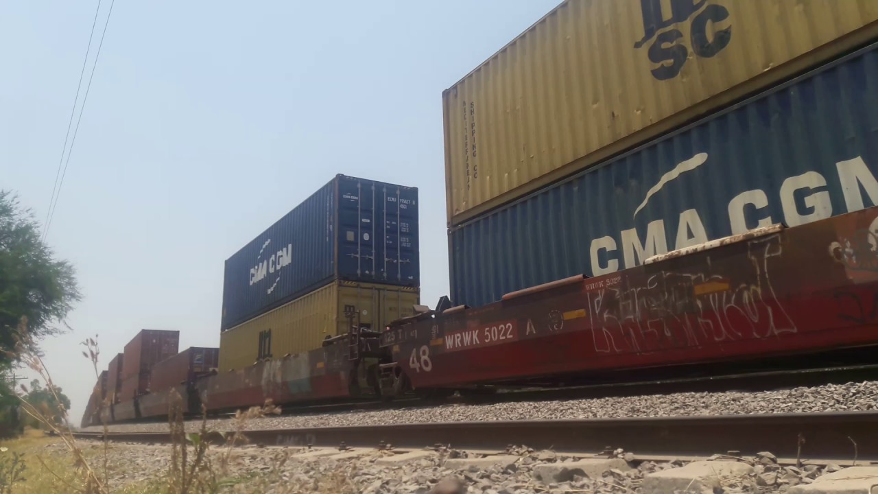 Double Stack Countainer Train AC4400 4571 SD70ACe 4000