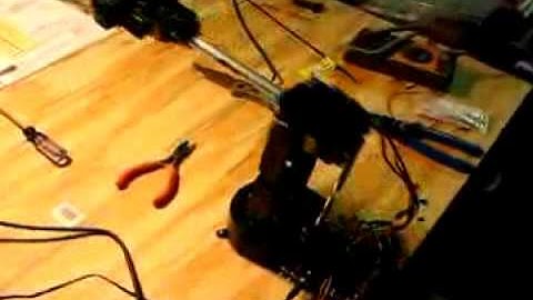 First run of Lynxmotion AL5D Robot Arm