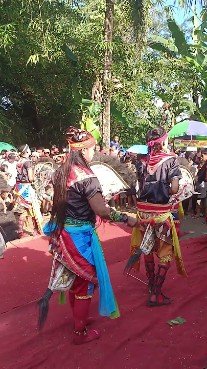 Momen Menegangkan Seorang Penari Kerasukan #jaranan @MANNOTTV
