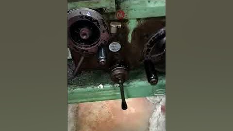 How to get automatic feed in lathe machine..