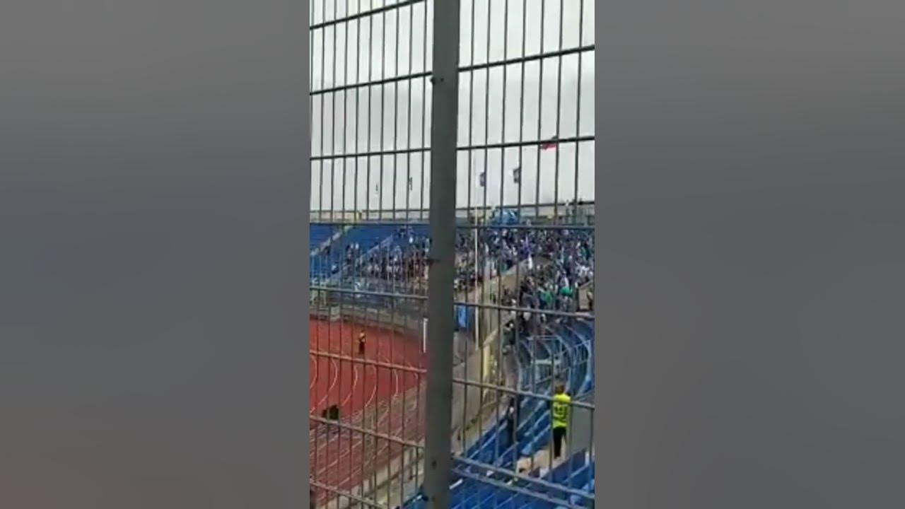 Санкт-Петербург фанаты Зенита скандируют - Нам не нужен Фан айди ...
