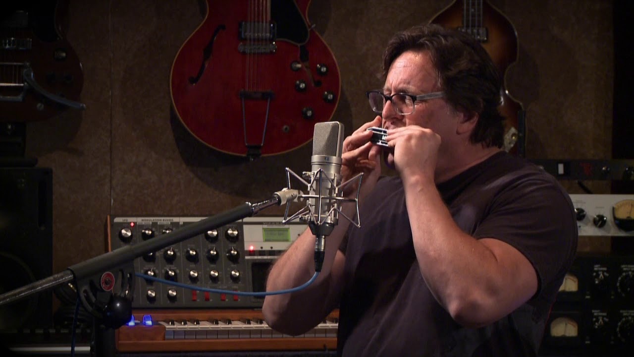 Blues in D on a C Chromatic Harmonica