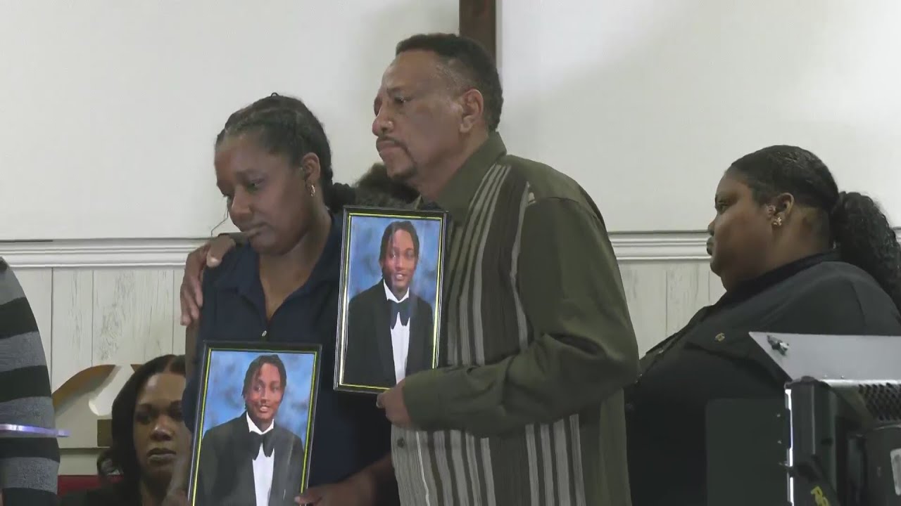 Family of Alabama teen killed by police demand transparency, asks for ...