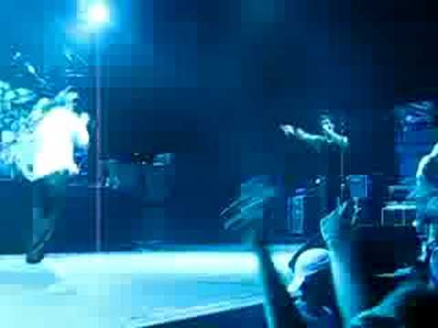 Assista a 311 Hive Austin 2008 no YouTube