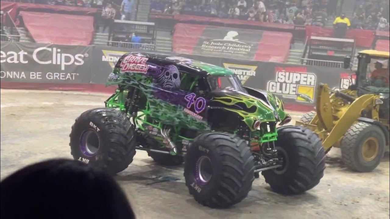 Monster jam 2022 Hidalgo tx forklift lifting up grave digger 🪦 YouTube