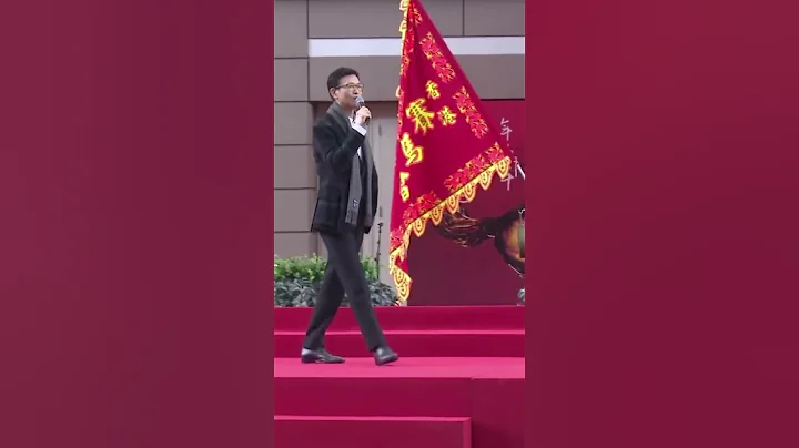 #郑少秋 久违出席活动，76岁的他依然潇洒，真不愧是娱乐圈最风流倜傥的男人！ - 天天要闻