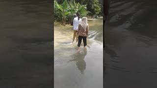 Download Lagu Petualang Cinta Melantai MP3 Petualang Cinta Melantai