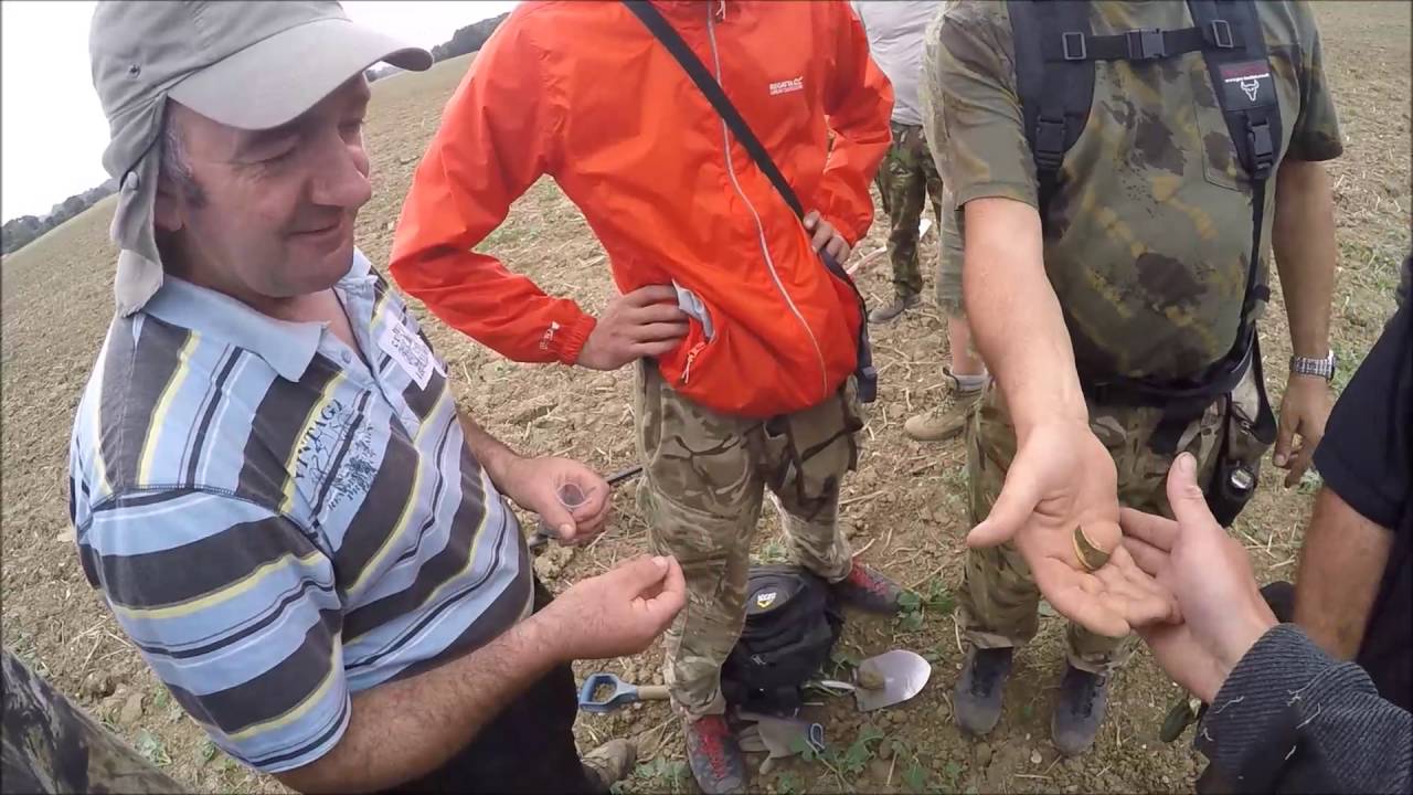 Gold hammered coin, metal detecting