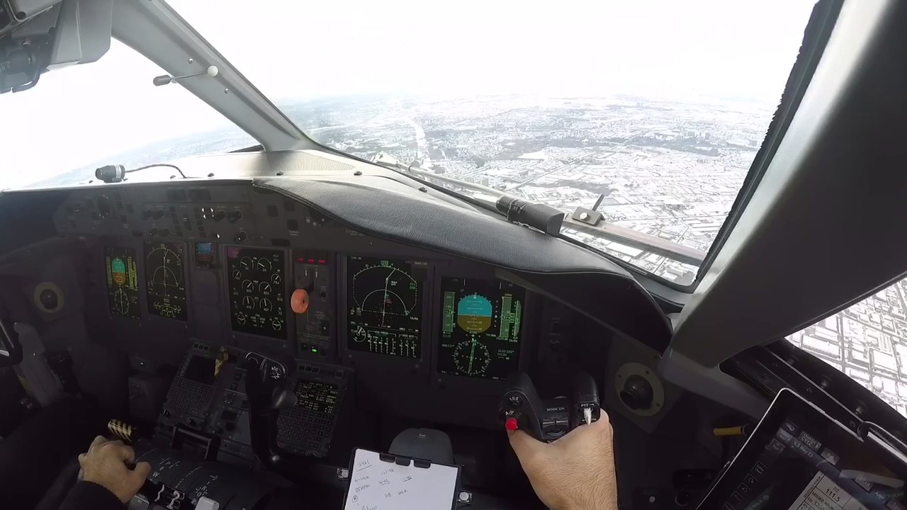 Q400NG - Gusty Winds Landing Toronto Pearson (CYYZ) - @pilotRASHID