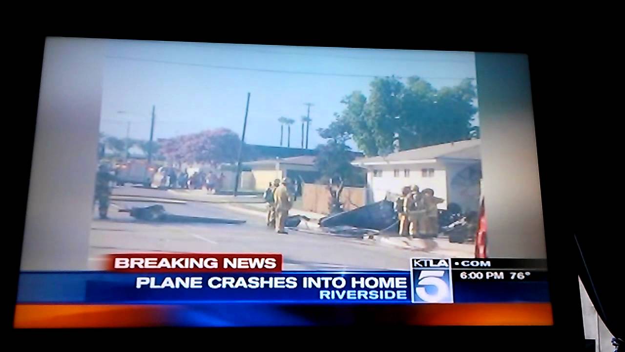 Breaking news a small plane crash in riverside - YouTube