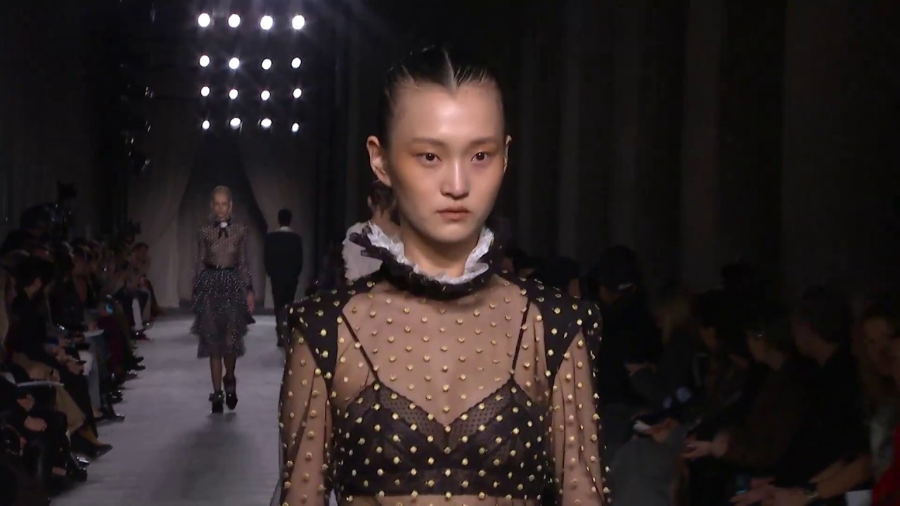 Philosophy di Lorenzo Serafini Fall Winter 2018 Show