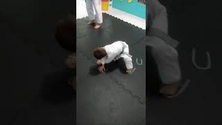 Rolamento  Judo x jiujitsu kids Sensei Barata