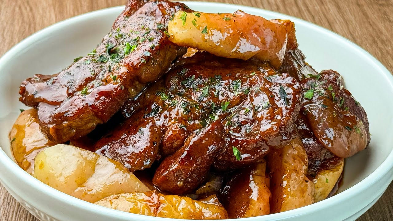 Juicy Pork Chops with Apples | Tender, Flavorful & Easy Dinner