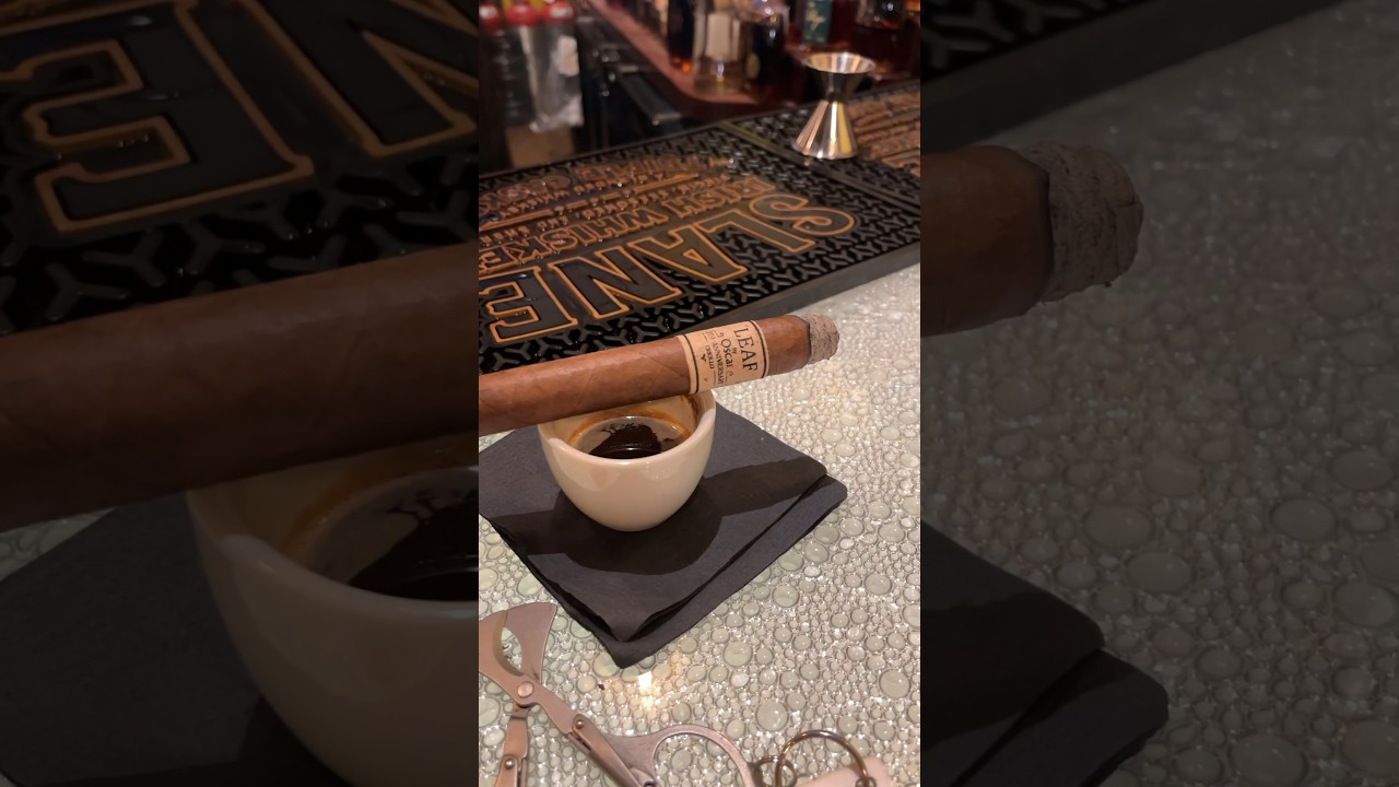 The best pairing: cigar and espresso! 