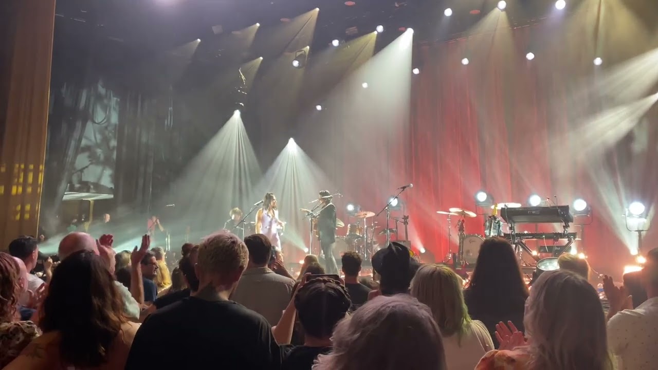 Sharon Van Etten & Angel Olsen Like I Used To Ryman Auditorium Encore YouTube