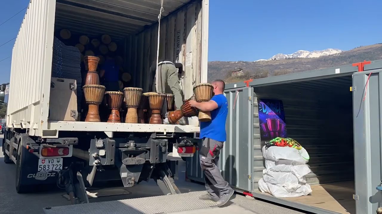 How to load 850 djembes!