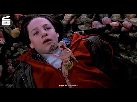 Small Soldiers: Alan rescues Christy HD CLIP