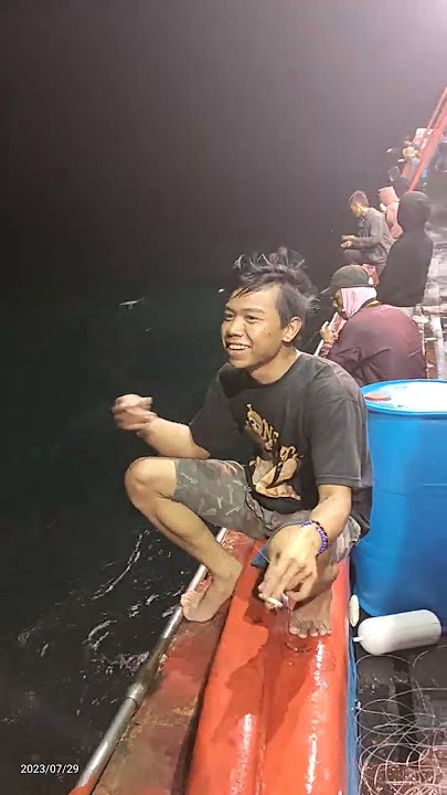 cara kerja dikapal cumi mancing..