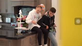Full Jojo Siwa and her boyfriend for being cute and sweet couple in 1minute straight Guide