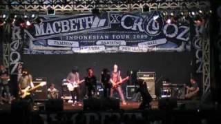 Download lagu Rosemary full accident - Sendiri melawan dunia (live).mpg