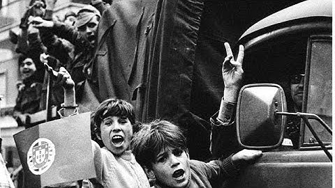 Photographer Luiz Carvalho revisits Portugal’s post-revolution years in new exhibition