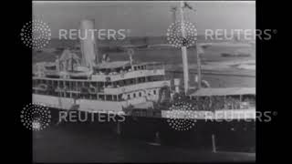1935 Italian troopships sail through the Suez Canal