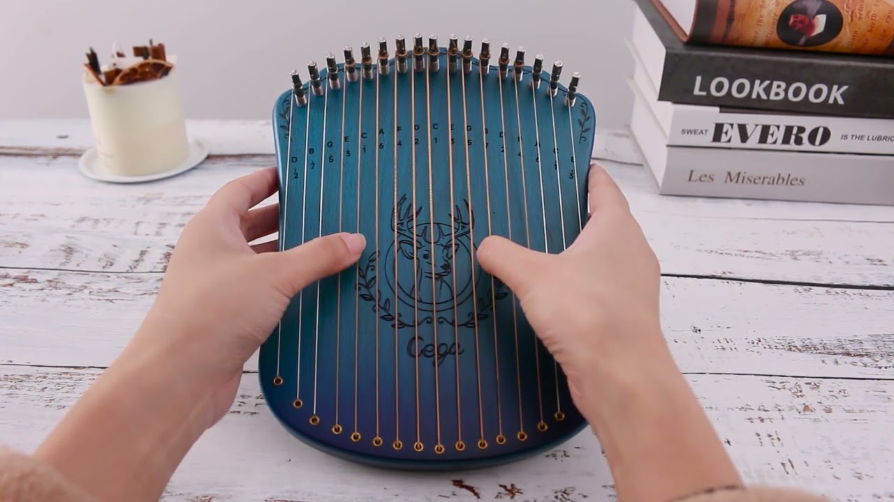 ライアーハープ Cegaの「Harpika 1 Blue」 Cega Lyre Harp – 16 & 19 String Celtic Instruments | Pures Music™