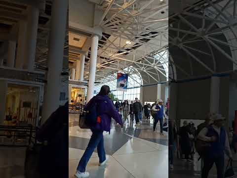 Βίντεο: Οδηγός διεθνούς αεροδρομίου Charlotte-Douglas