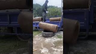 Very clever way to unload heavy concrete cube, using a type! #unloading #concretecolumn #effective