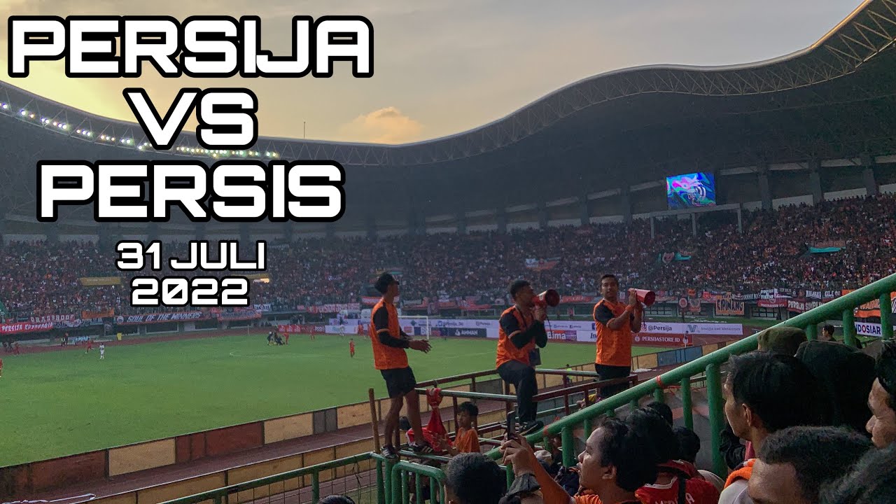 Aksi The Jakmania di Stadion Patriot (Persija Jakarta vs Persis Solo)