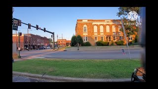 Centerville,  Tennessee  Touring The Square and Pub!