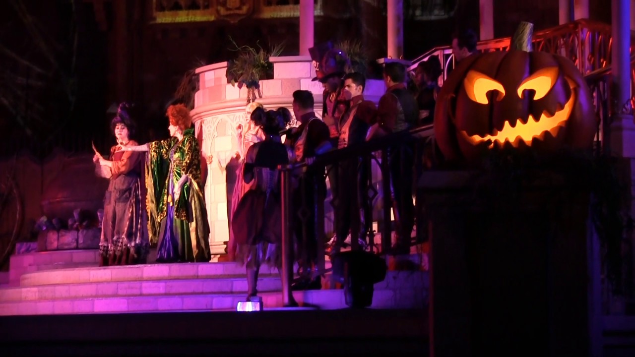 Hocus Pocus Villan Spectacular 9:15pm 9/18/2016 - YouTube
