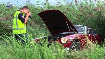Oldtimer in Genemuiden in puin gereden