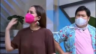 BIKIN SALFOK LIHAT BAJU NAGITA SLAVINA seperti berbentuk bulat gak pake BH