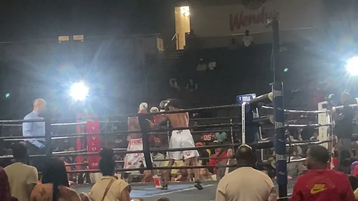 Albert Bell (22-0) Beats Nicolas Polanco (20-2) Hu...