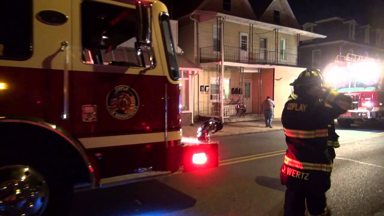 Engine 511 responding on 2nd St. to report of fire; Coplay, PA. YouTube